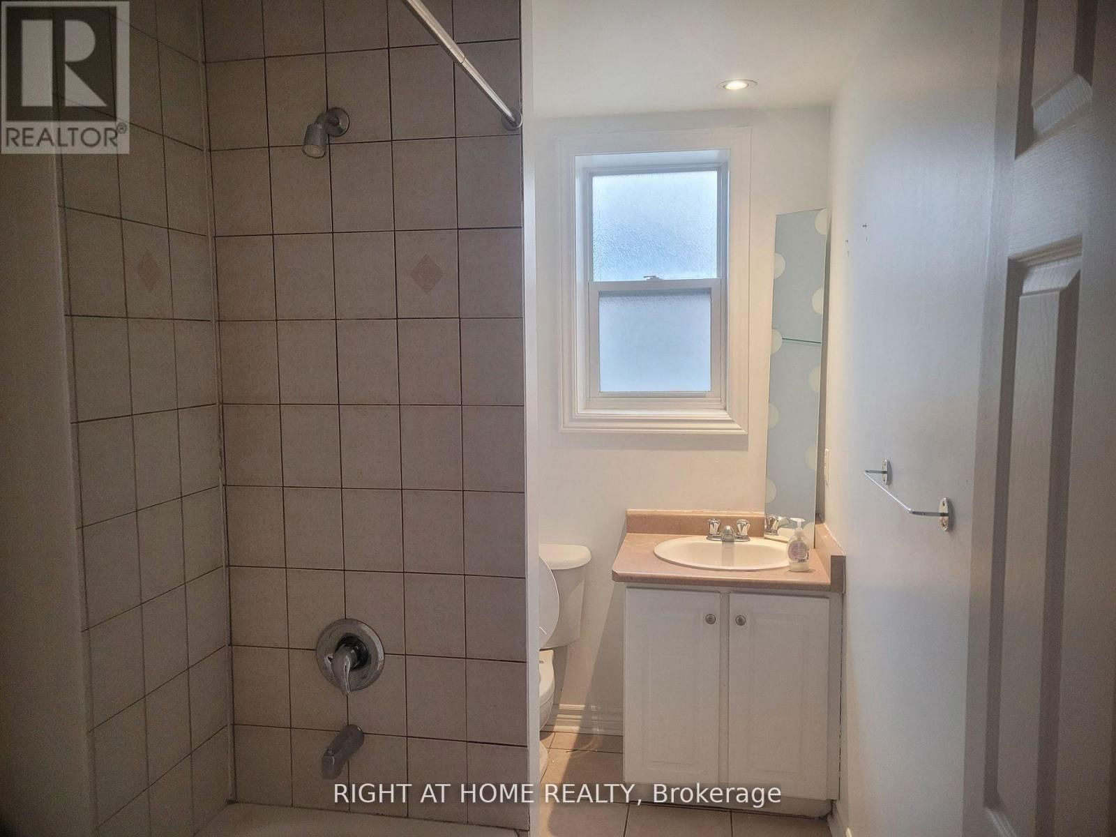 4 - 140 COWAN AVENUE Image 10