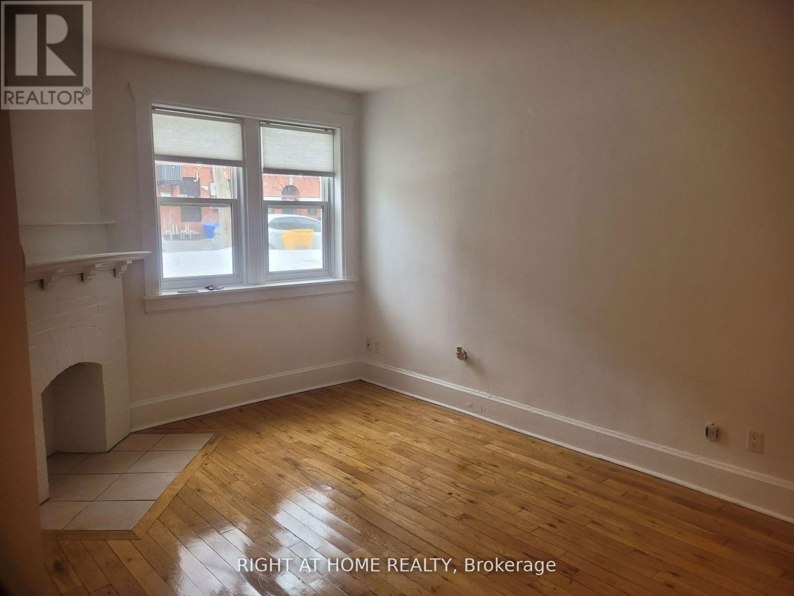 4 - 140 COWAN AVENUE Image 4