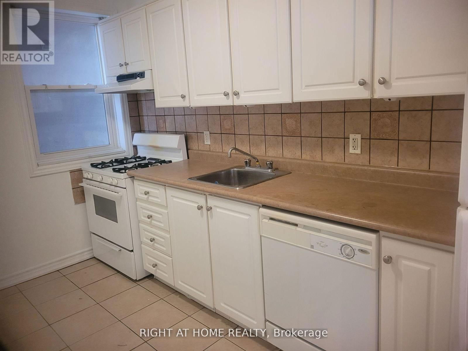 4 - 140 COWAN AVENUE Image 6