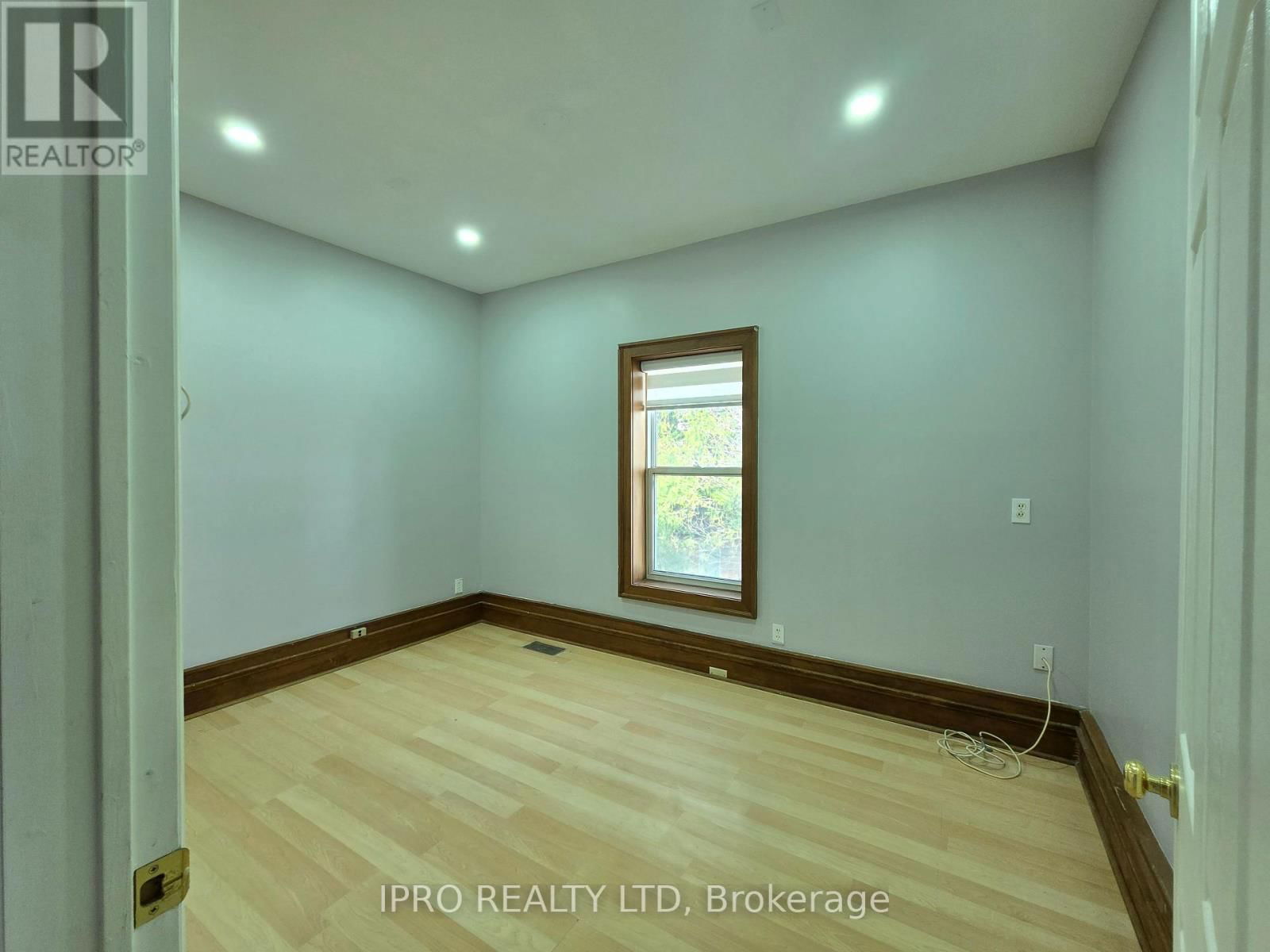 293 BROADWAY AVENUE Image 16