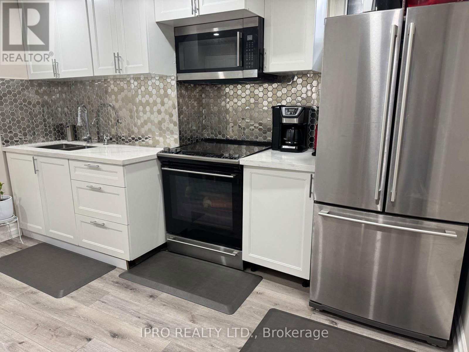 18 HAGERSVILLE COURT Image 15