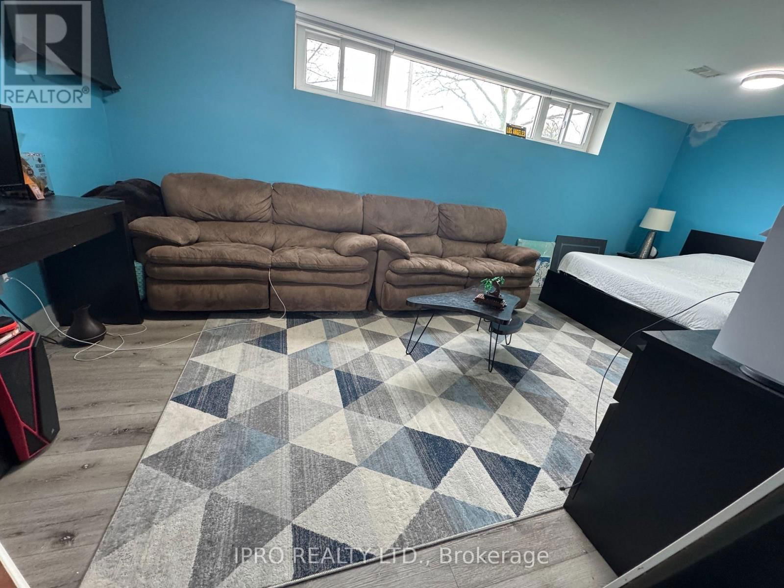 18 HAGERSVILLE COURT Image 8