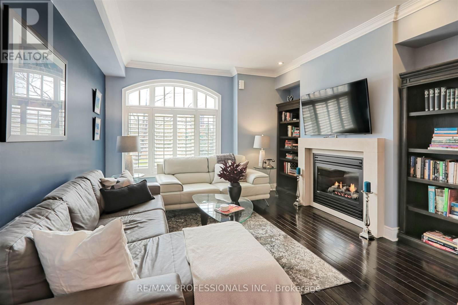 1854 BURNHAMTHORPE ROAD Image 11