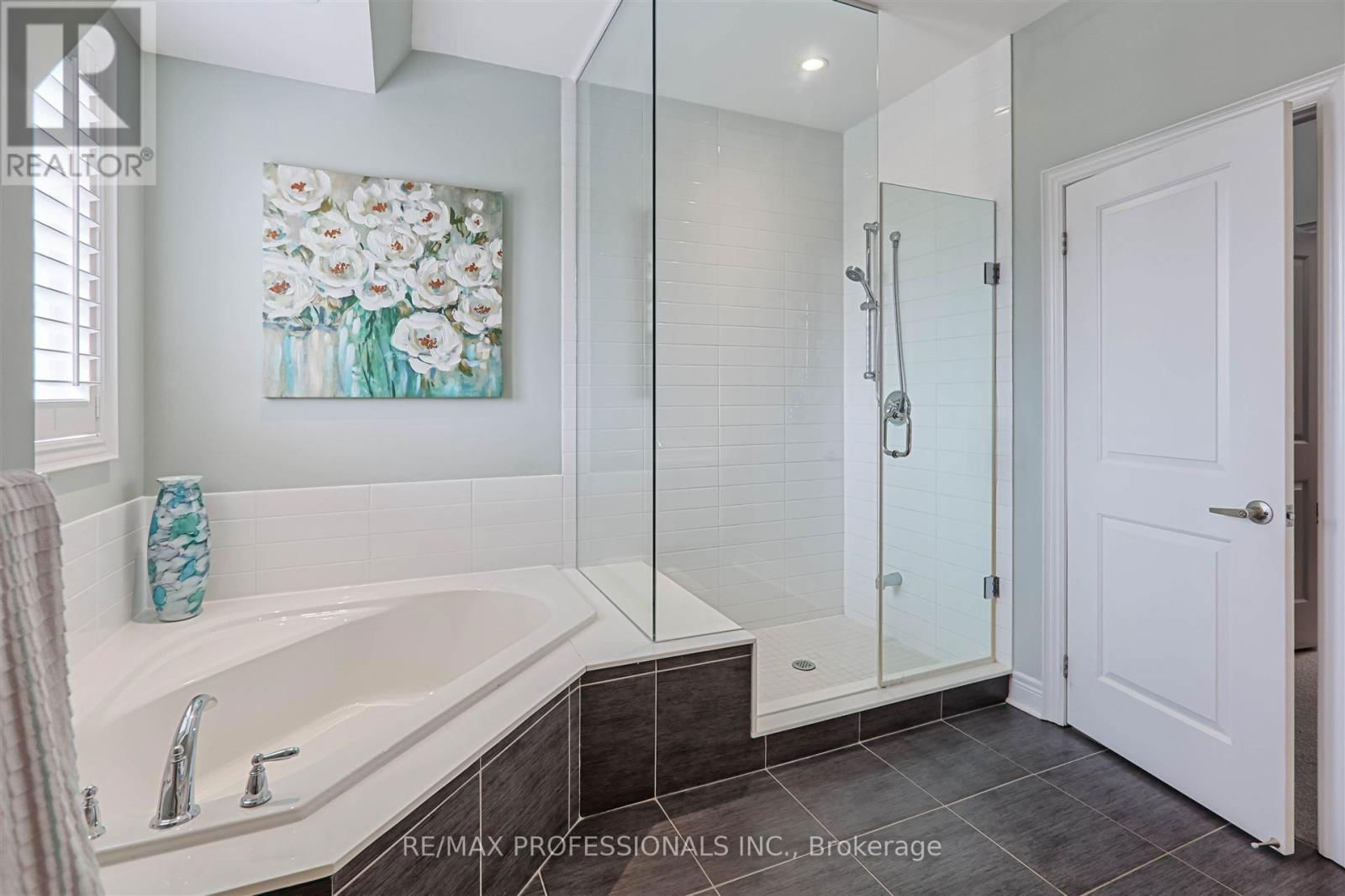 1854 BURNHAMTHORPE ROAD Image 31