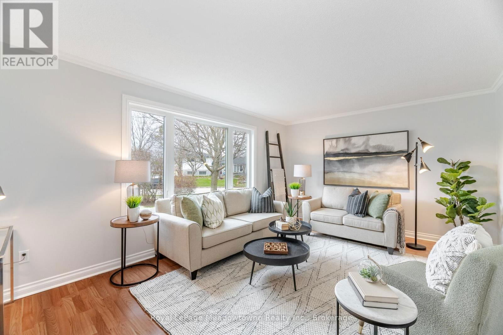 204 BOUSFIELD CRESCENT Image 13
