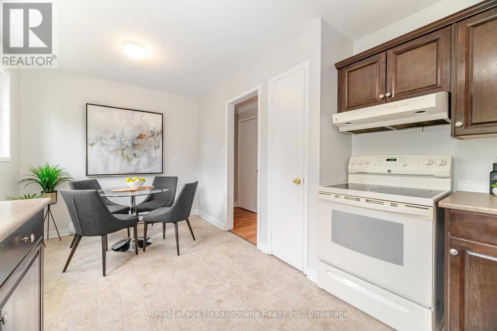 204 BOUSFIELD CRESCENT Image 21