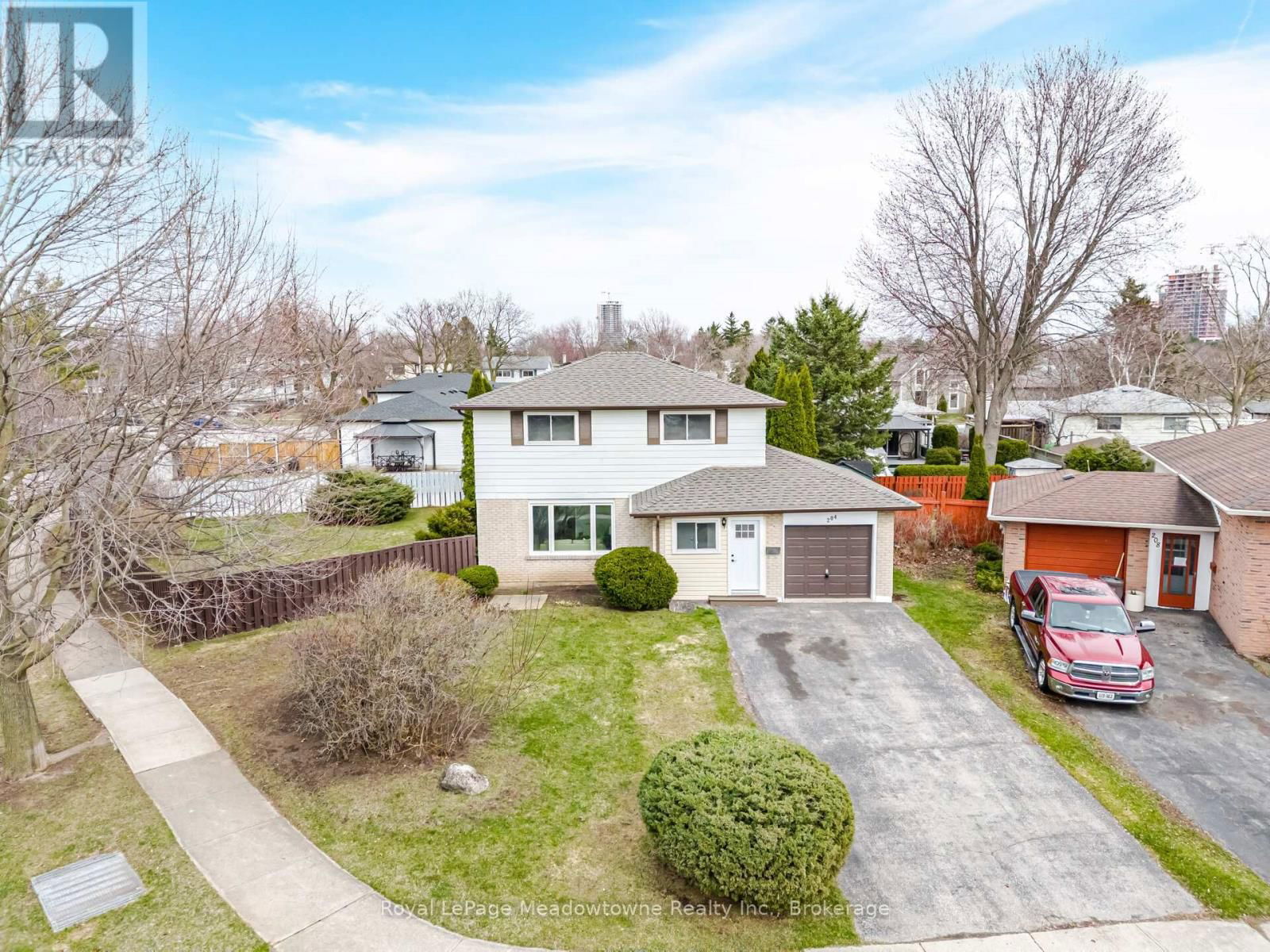 204 BOUSFIELD CRESCENT Image 3