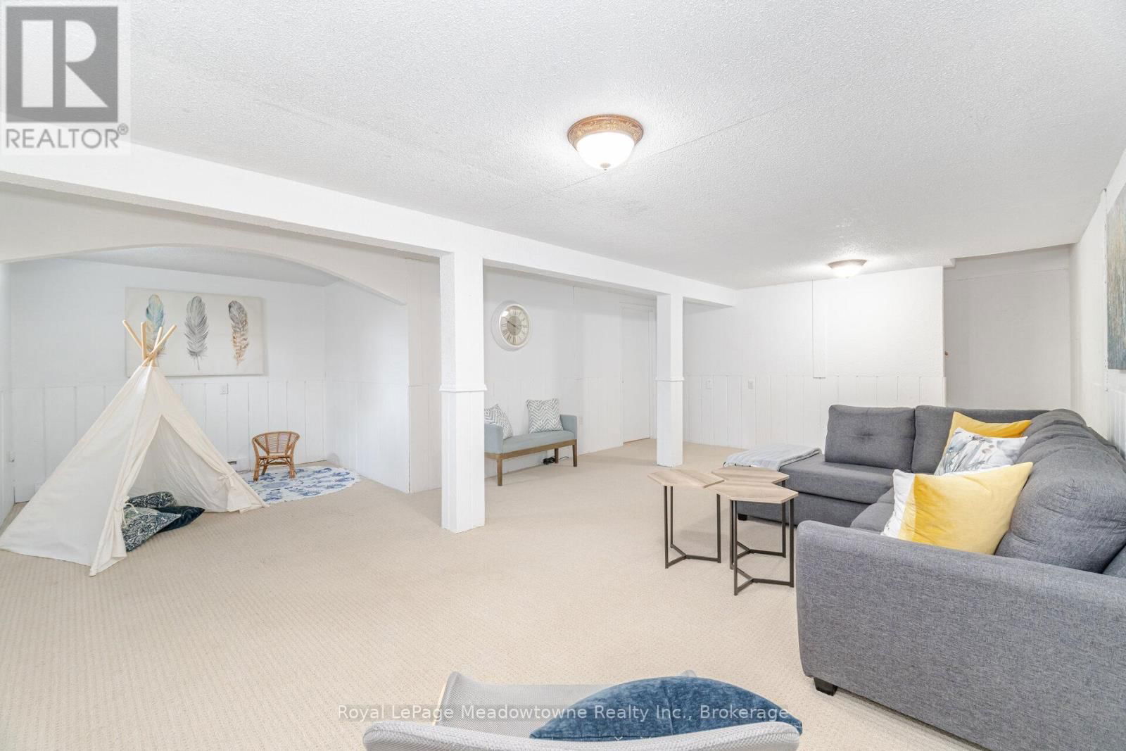 204 BOUSFIELD CRESCENT Image 38