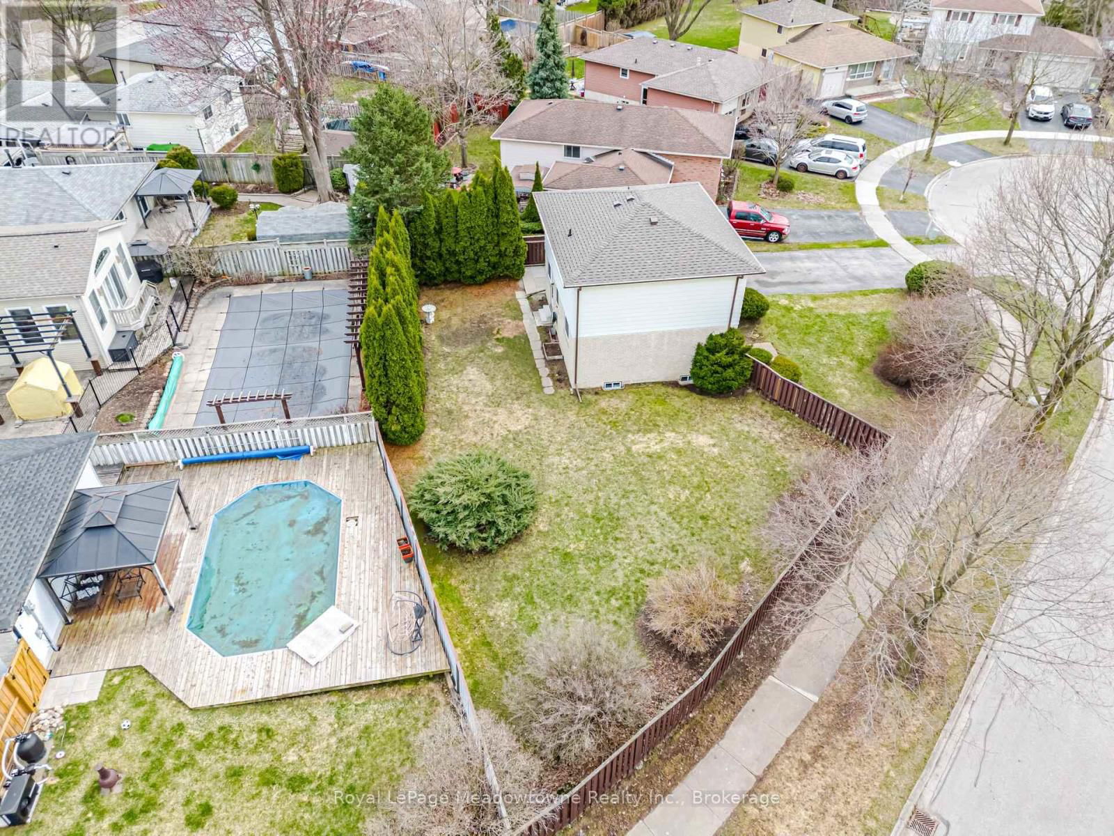 204 BOUSFIELD CRESCENT Image 48
