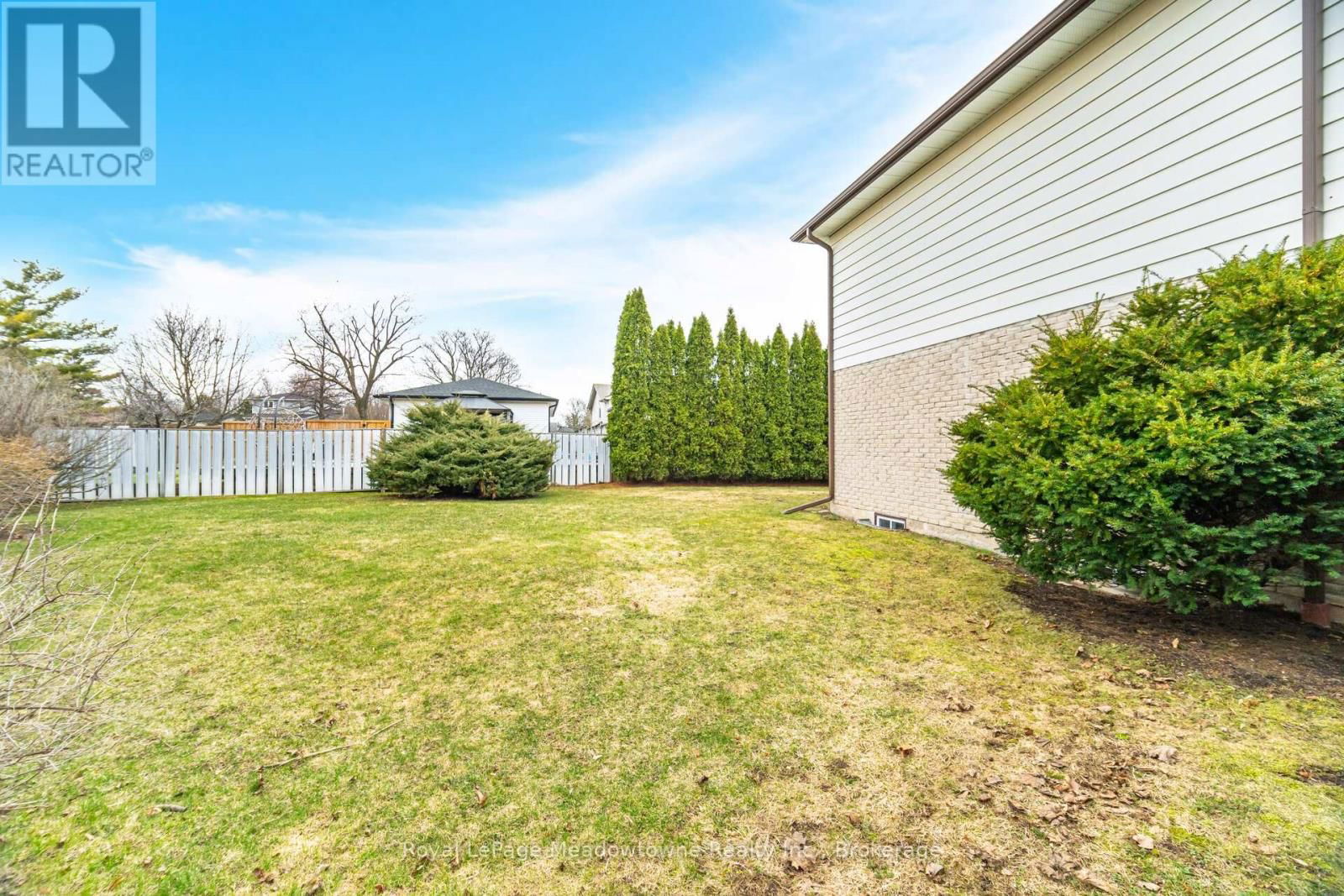 204 BOUSFIELD CRESCENT Image 49