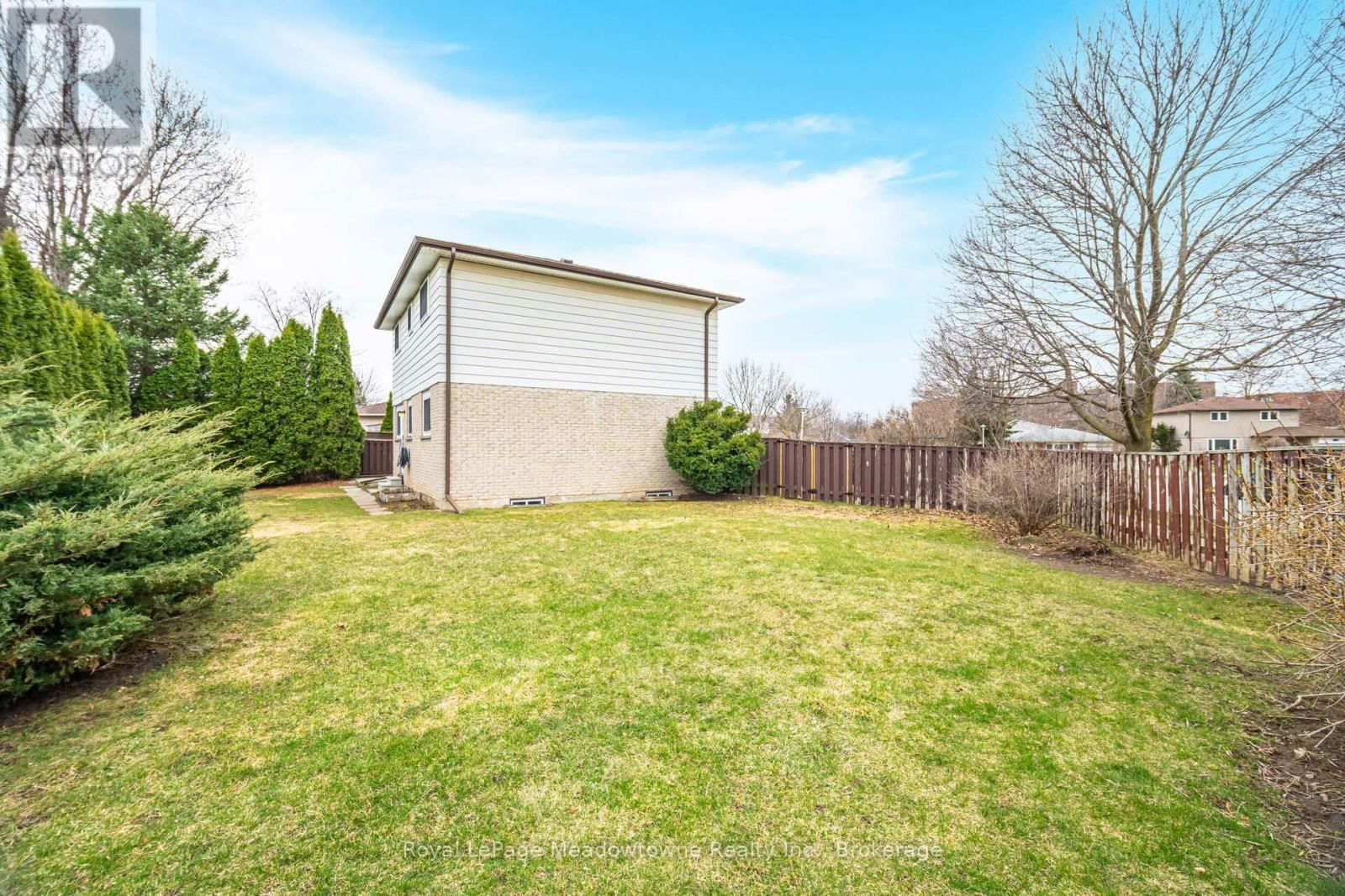 204 BOUSFIELD CRESCENT Image 50