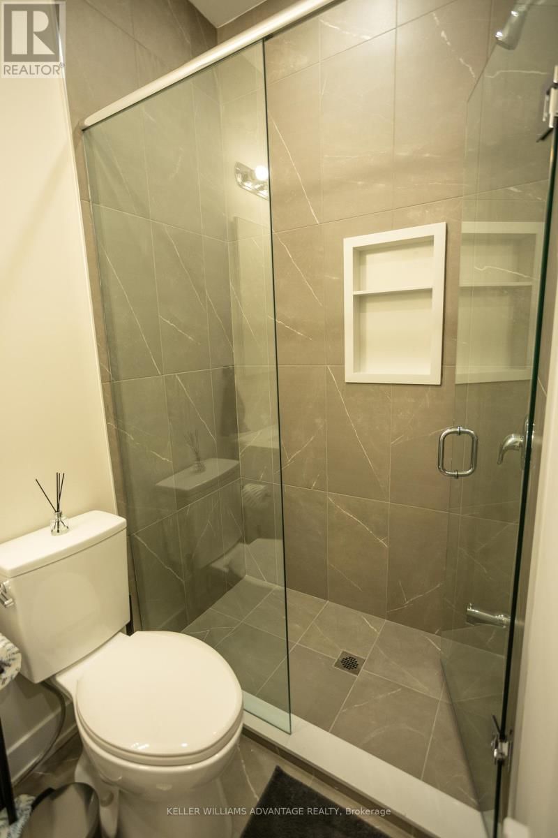 Unit 2 - 21 BATAVIA AVENUE Image 12