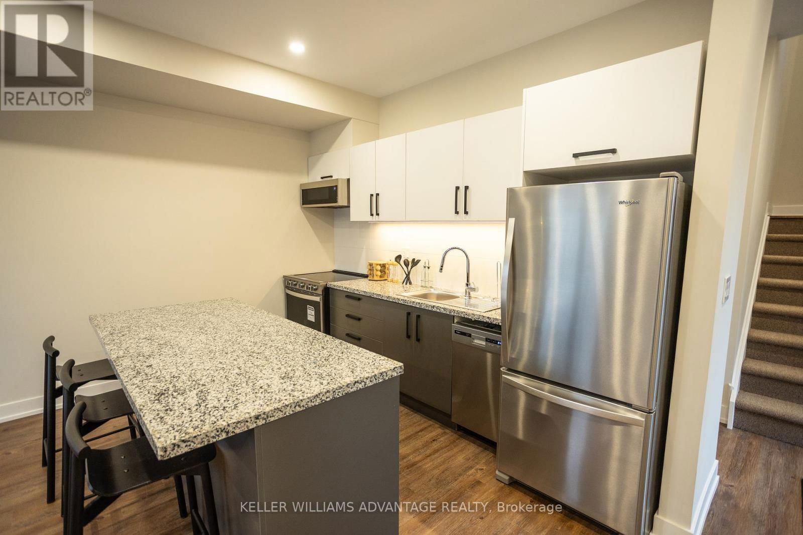 Unit 2 - 21 BATAVIA AVENUE Image 3