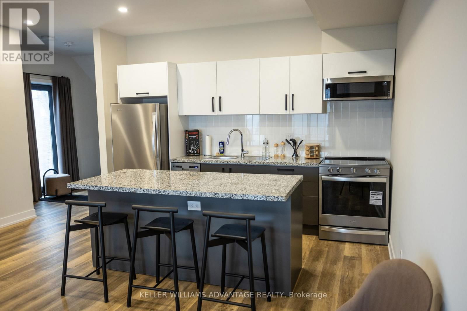 Unit 3 - 21 BATAVIA AVENUE Image 6