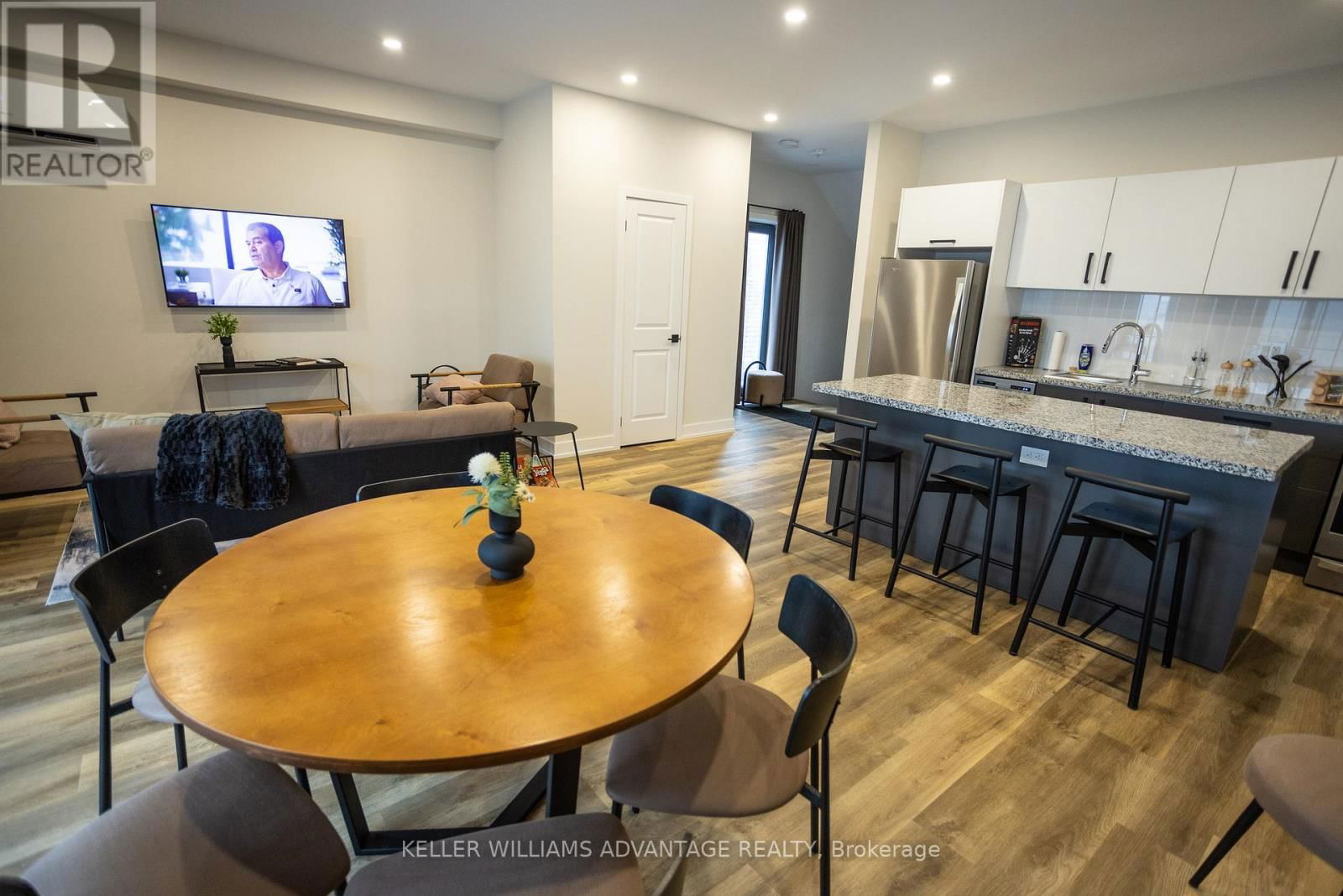 Unit 3 - 21 BATAVIA AVENUE Image 7