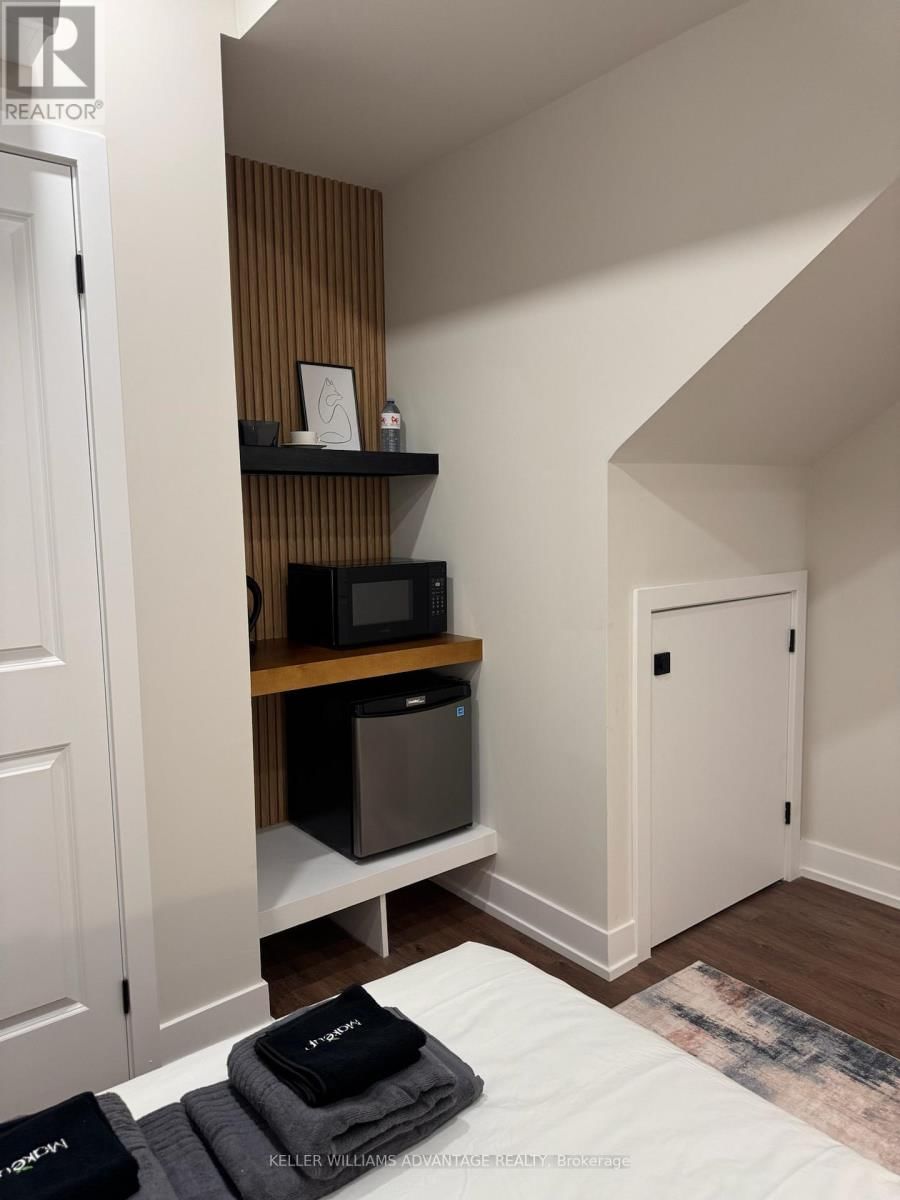 Unit 1 - 21 BATAVIA AVENUE Image 8