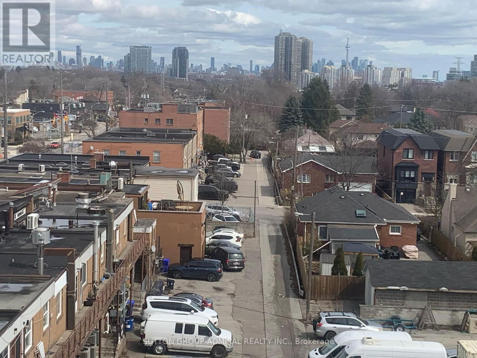 522 - 689 THE QUEENSWAY Image 12