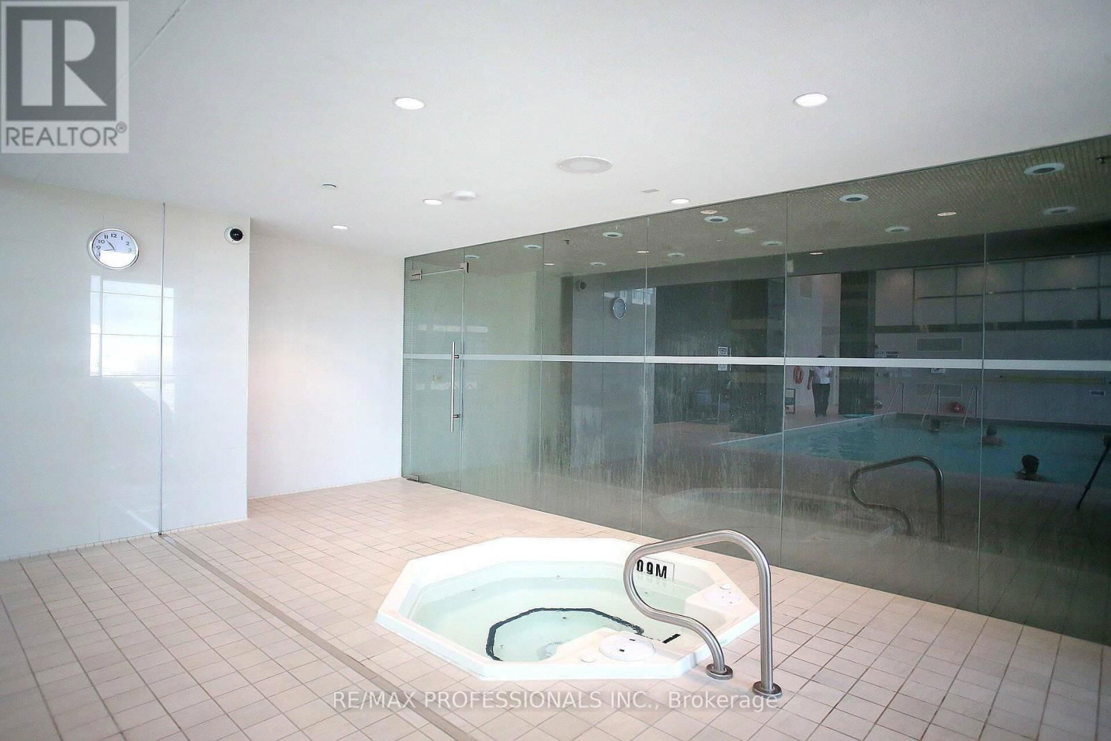 2208 - 205 SHERWAY GARDENS ROAD Image 28