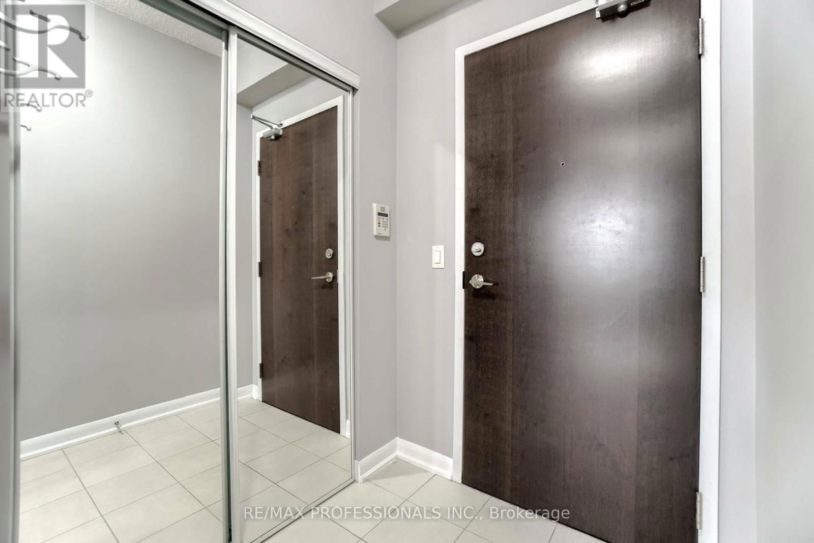 2208 - 205 SHERWAY GARDENS ROAD Image 7