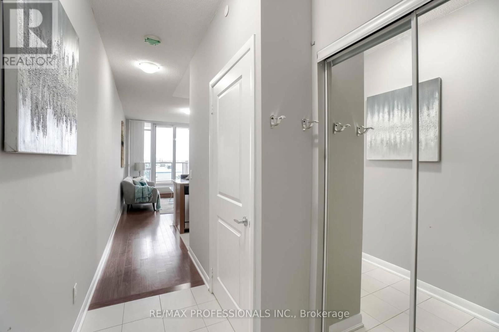2208 - 205 SHERWAY GARDENS ROAD Image 8