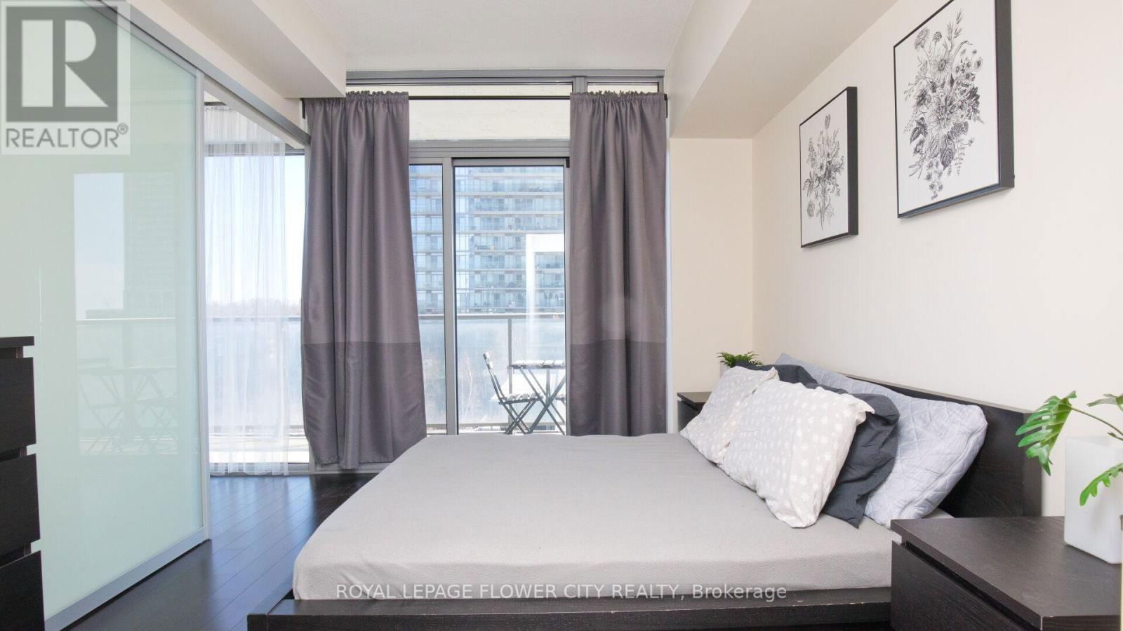 415 - 105 THE QUEENSWAY AVENUE Image 33