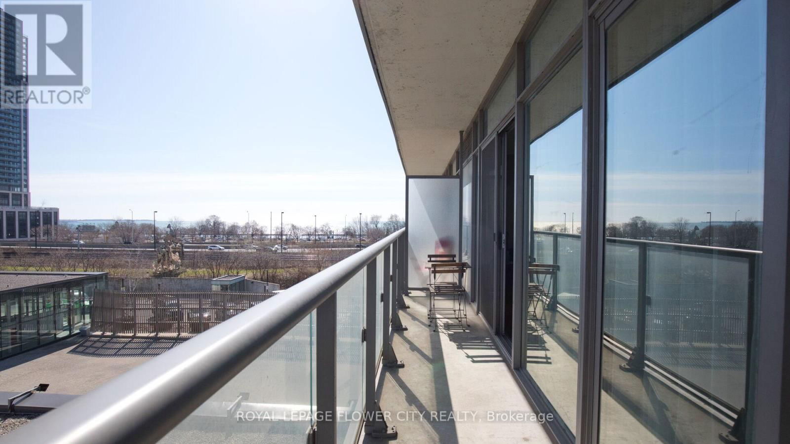 415 - 105 THE QUEENSWAY AVENUE Image 39