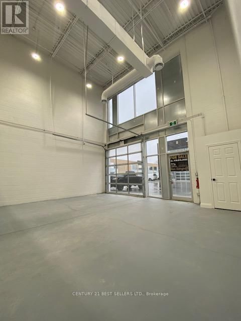8 - 1162 KING ROAD Image 14
