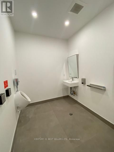 8 - 1162 KING ROAD Image 17