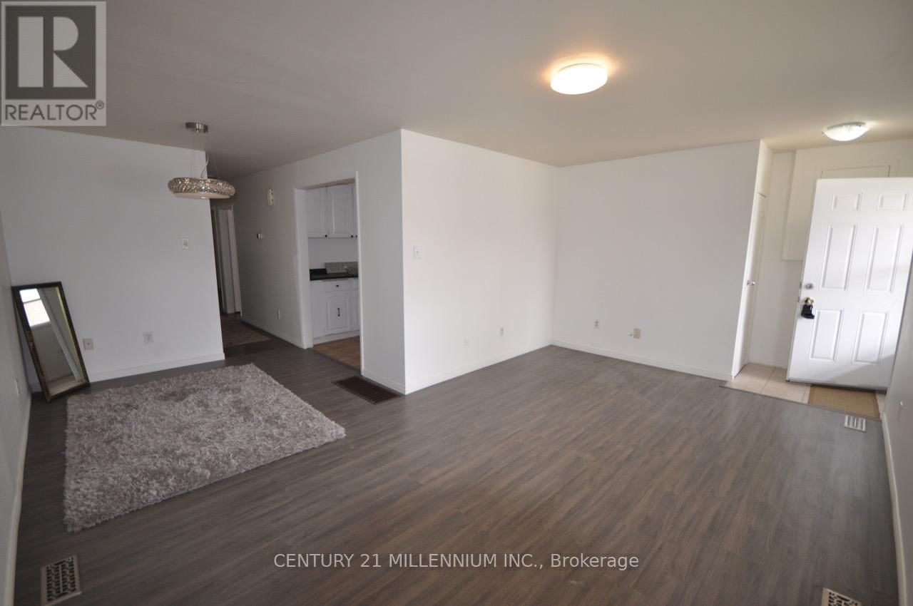 30 CORBY CRESCENT Image 11