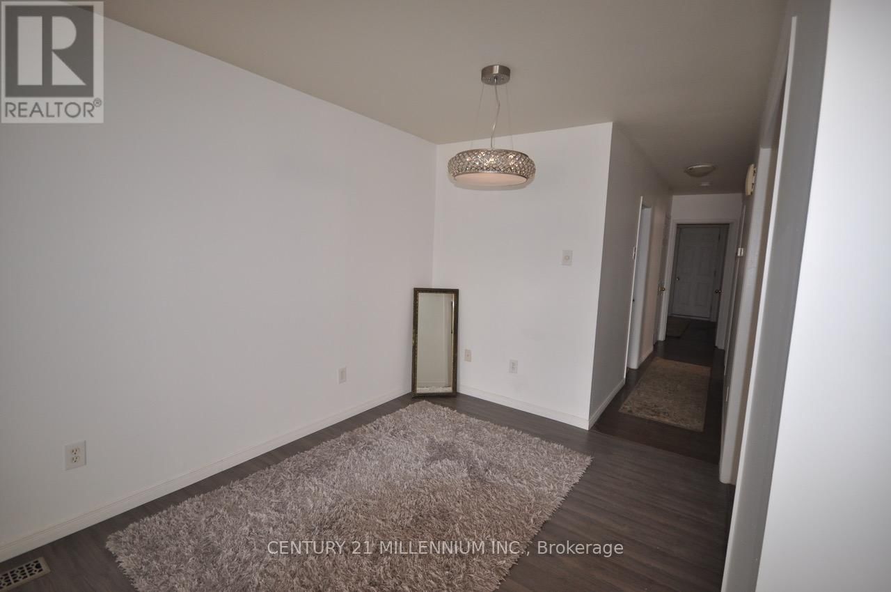 30 CORBY CRESCENT Image 14