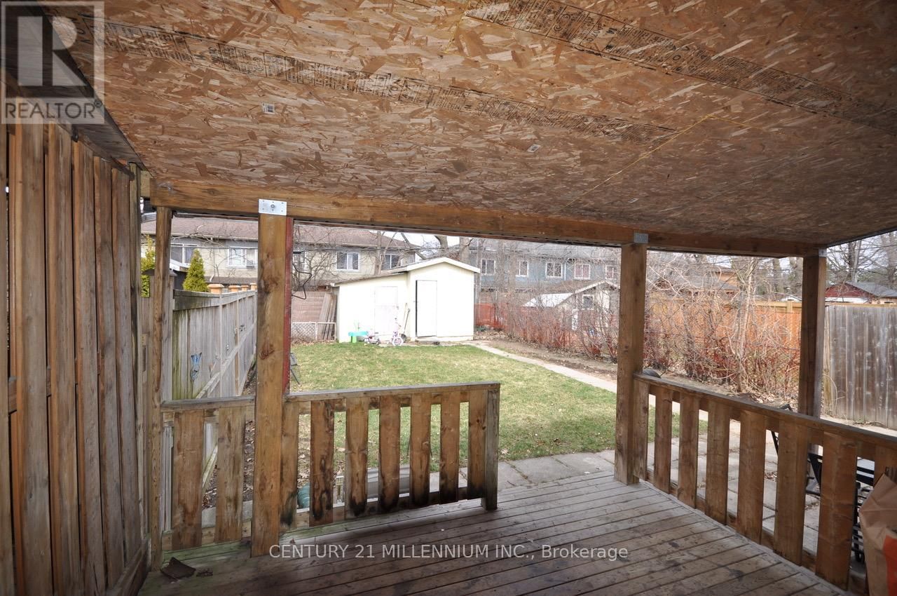30 CORBY CRESCENT Image 15