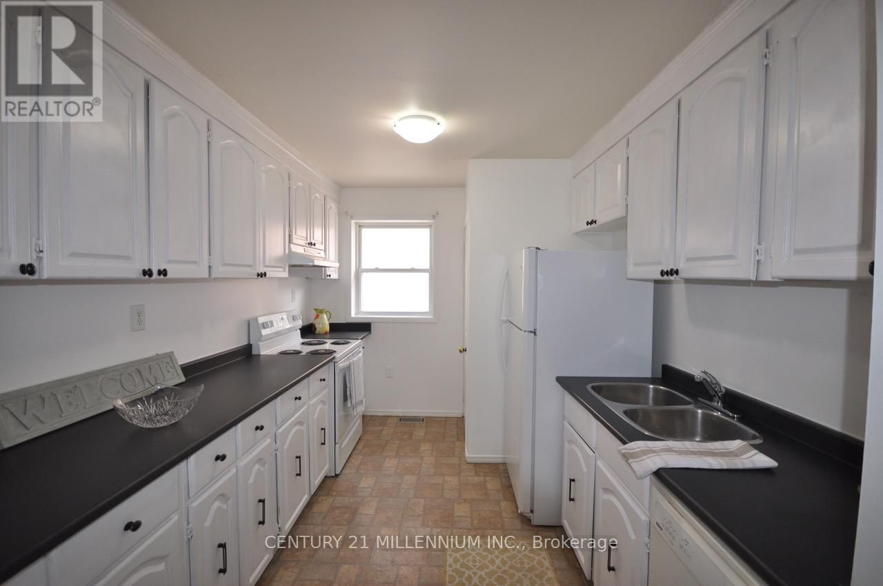 30 CORBY CRESCENT Image 5