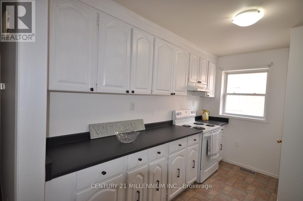 30 CORBY CRESCENT Image 6