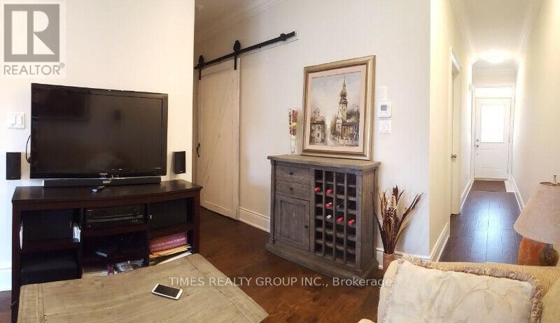 24 - 70 PLAINS ROAD Image 10