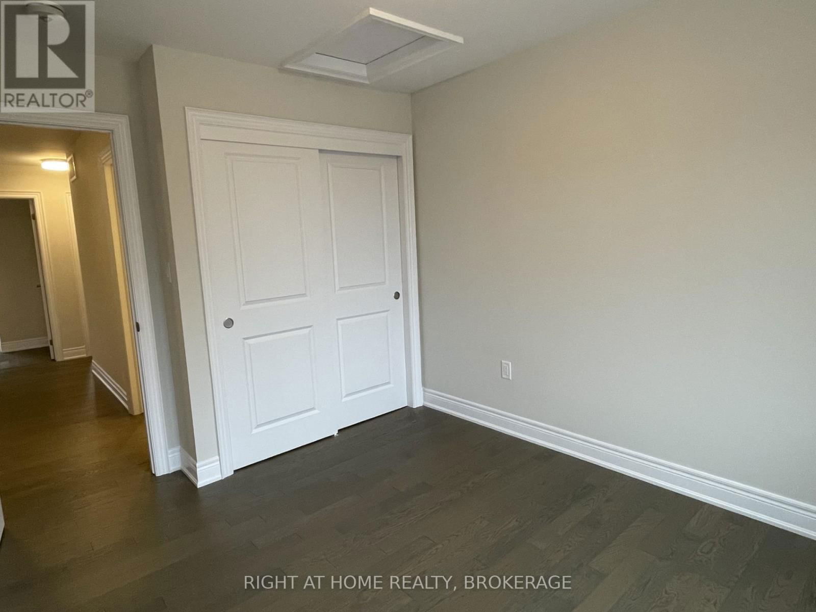 16 - 2184 POSTMASTER DRIVE Image 10