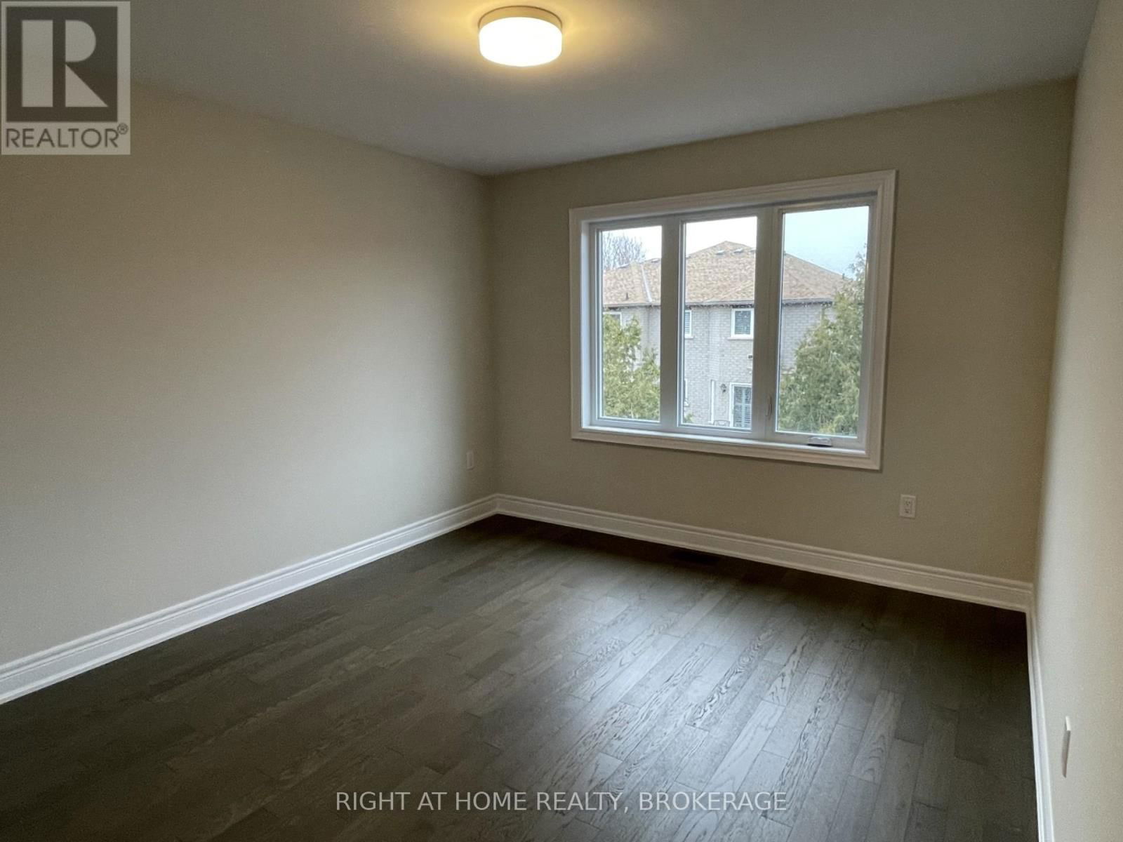 16 - 2184 POSTMASTER DRIVE Image 12