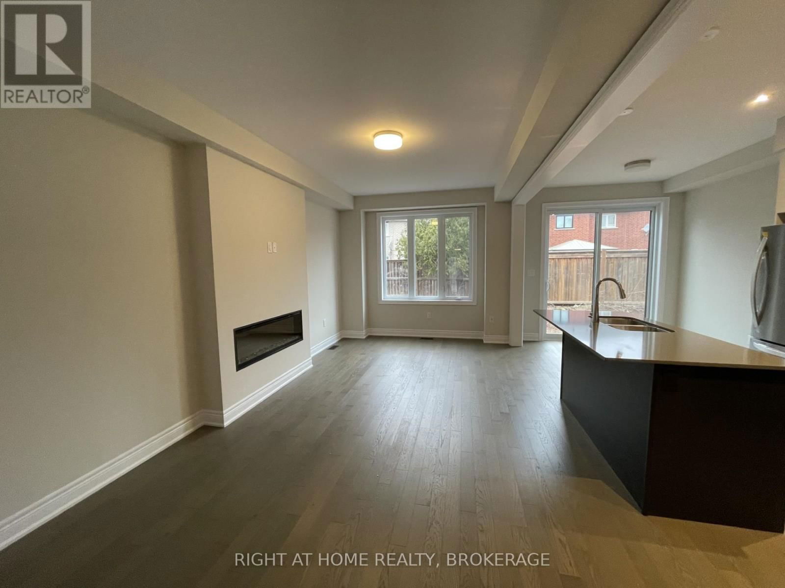 16 - 2184 POSTMASTER DRIVE Image 3