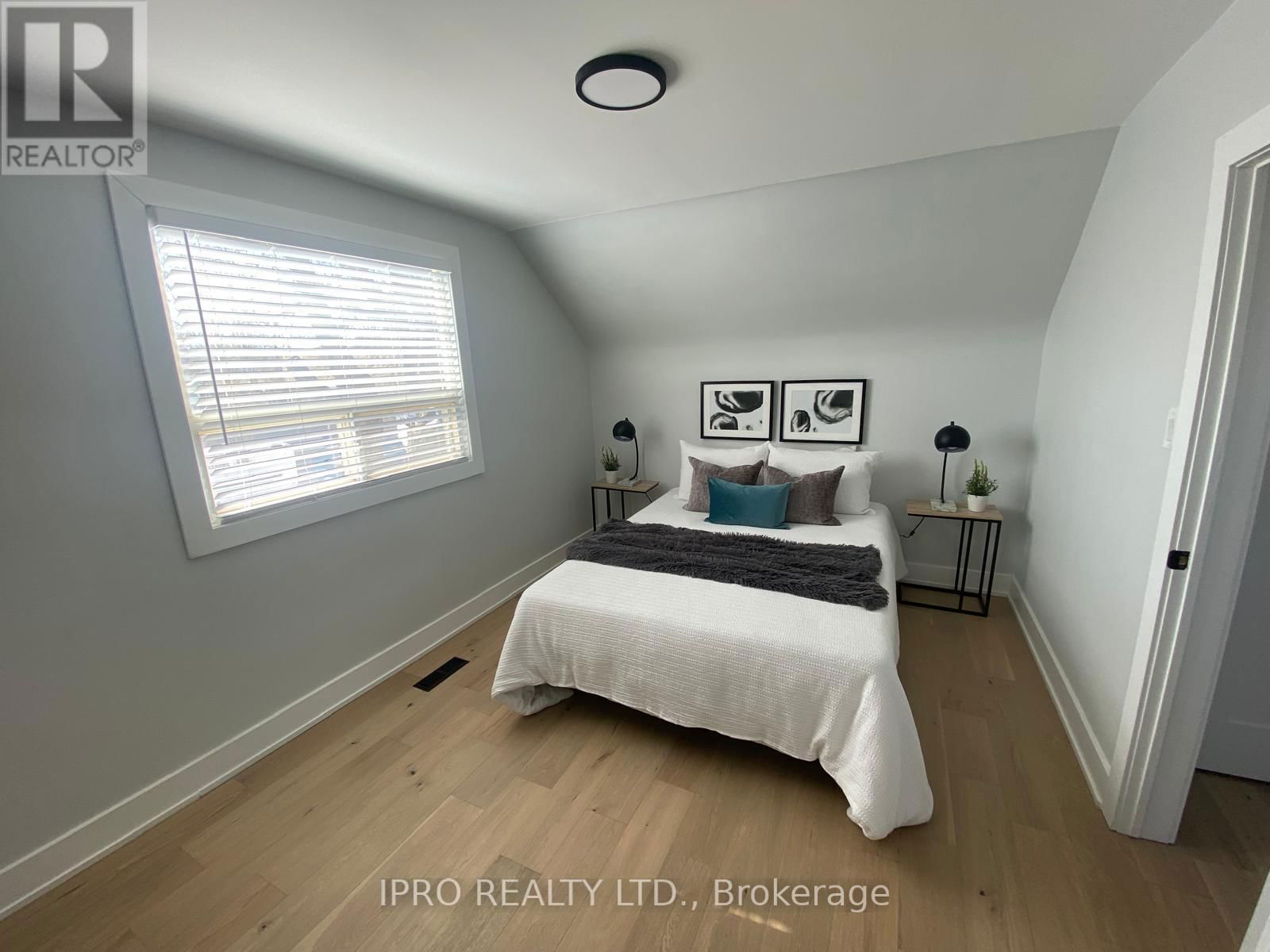289 ELMWOOD CRESCENT Image 15