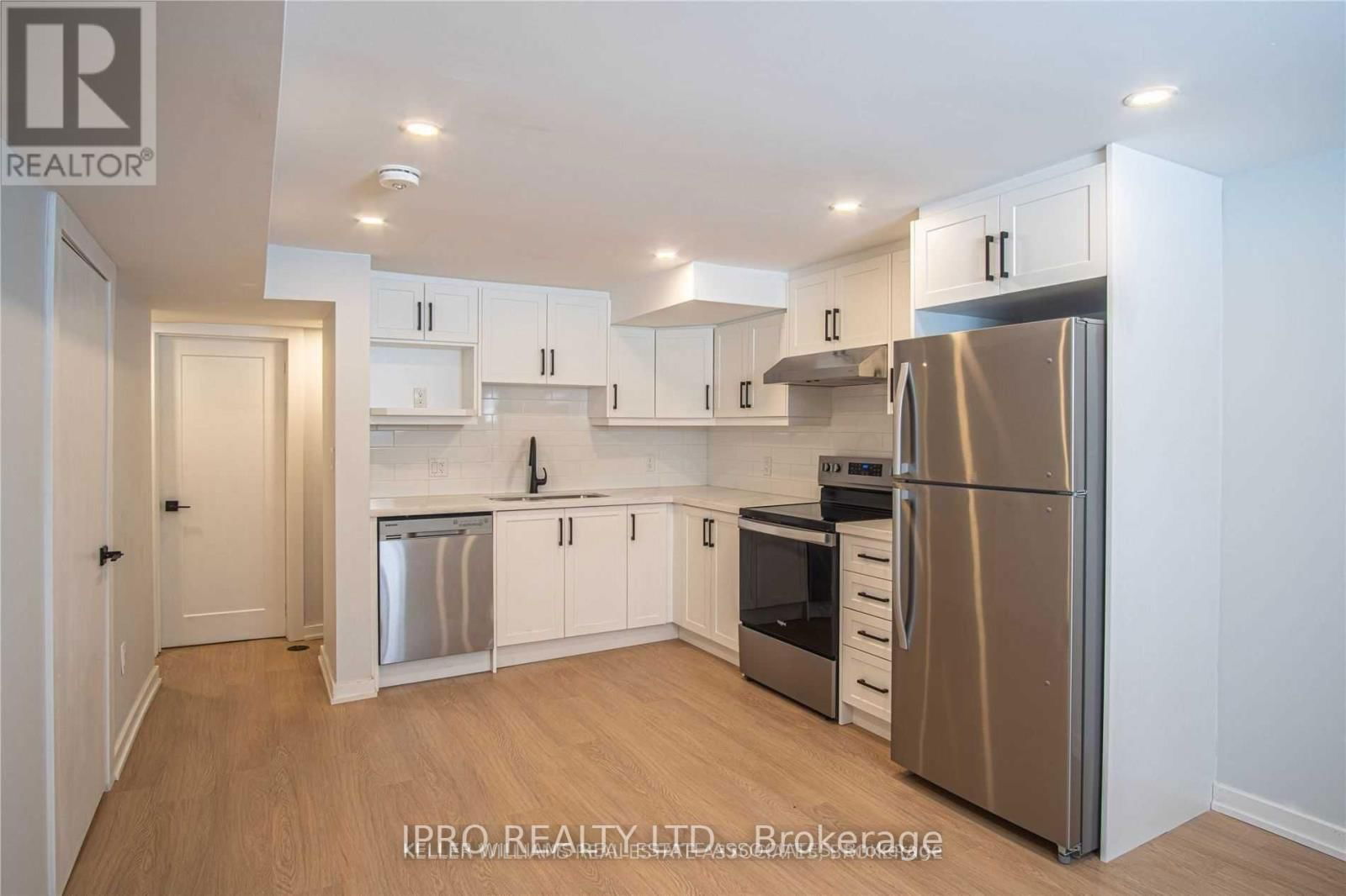 289 ELMWOOD CRESCENT Image 21