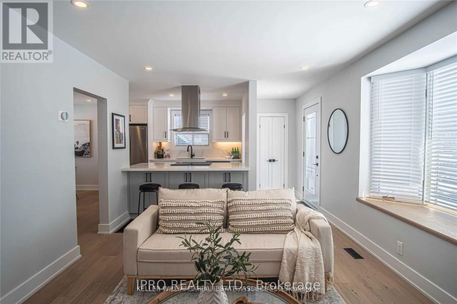 289 ELMWOOD CRESCENT Image 3