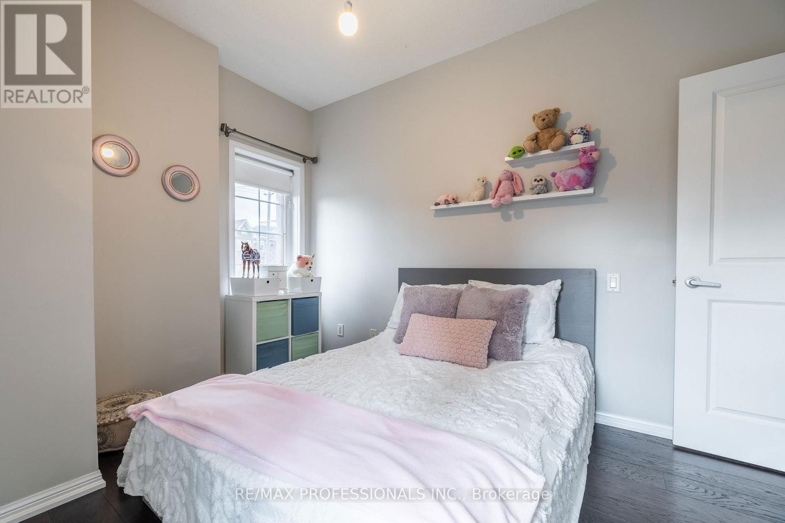 TH 101 - 15 WINDERMERE AVENUE Image 16