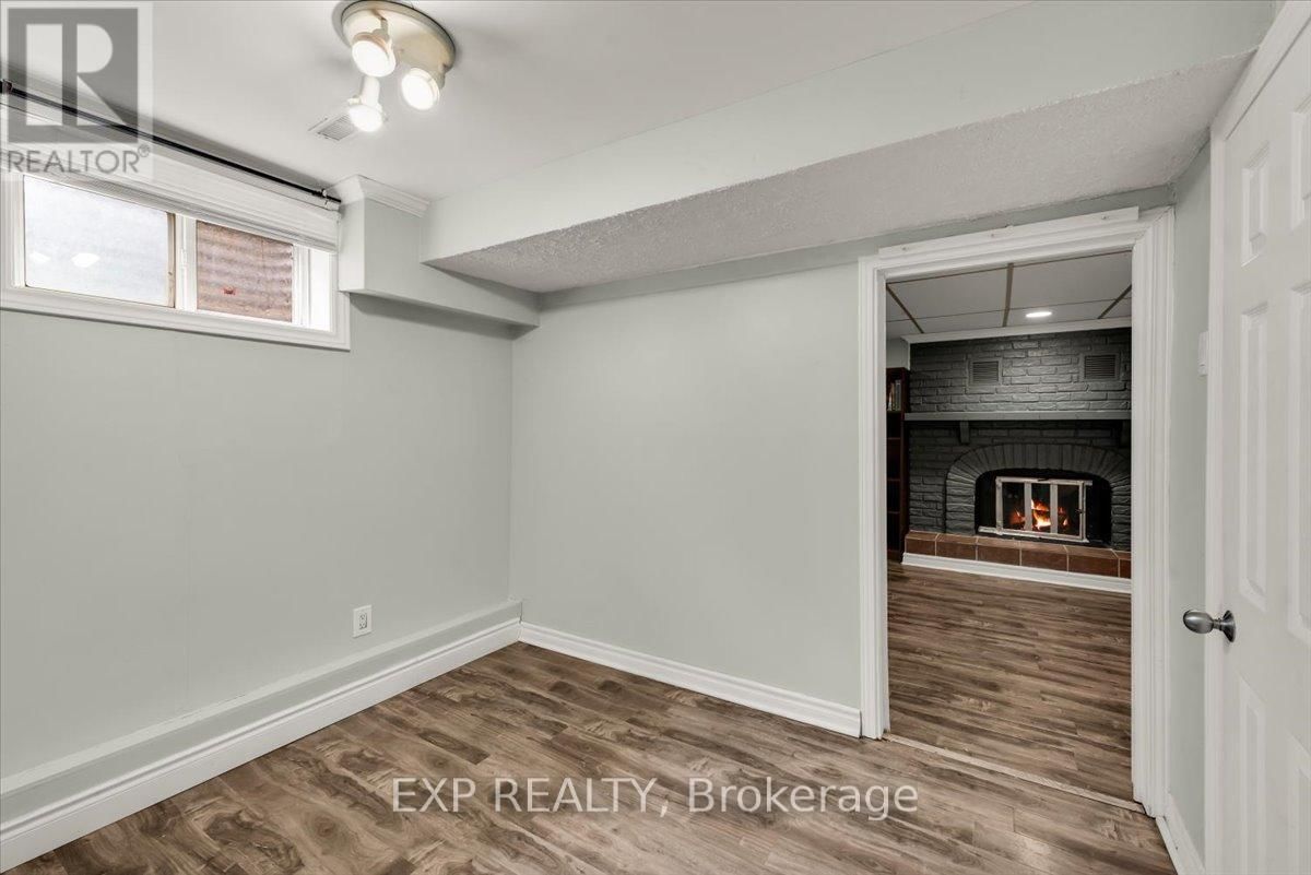135 MILL STREET NORTH Image 34