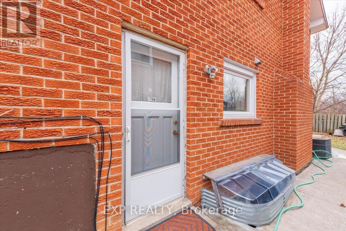 135 MILL STREET NORTH Image 39