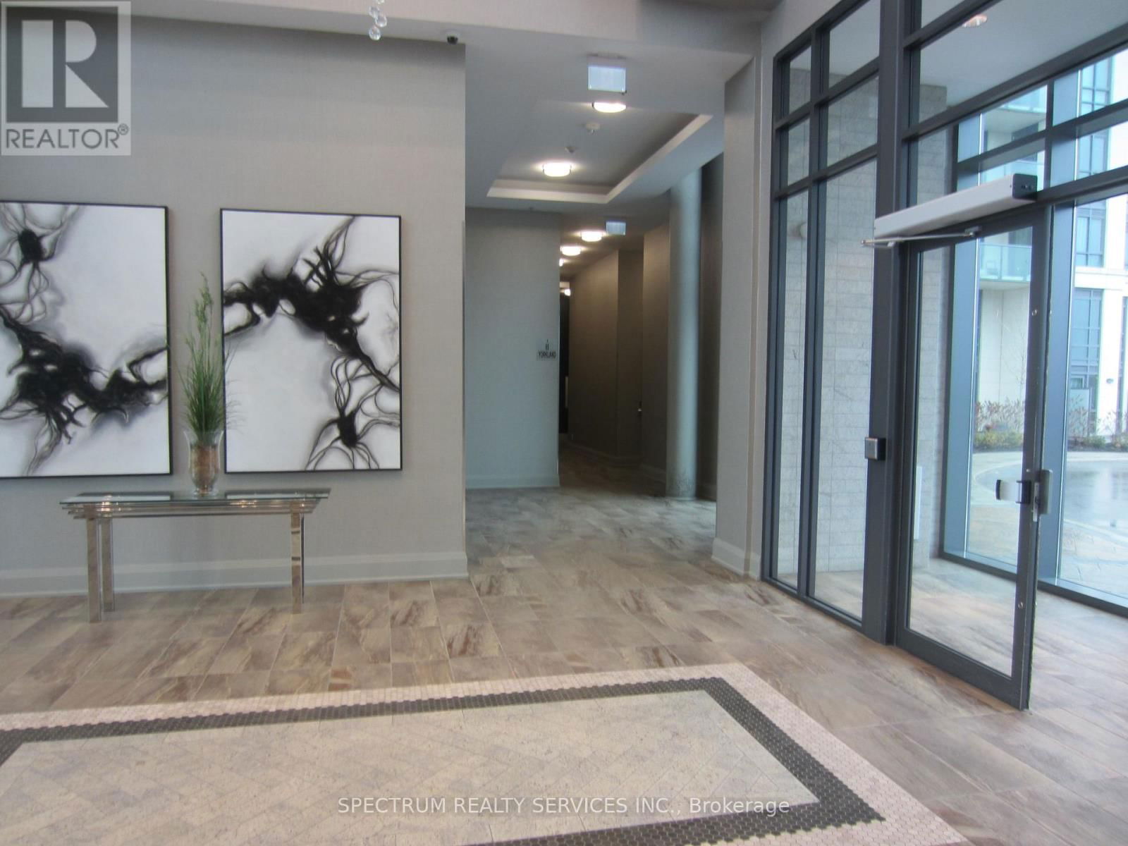 311 - 65 YORKLAND BOULEVARD Image 3