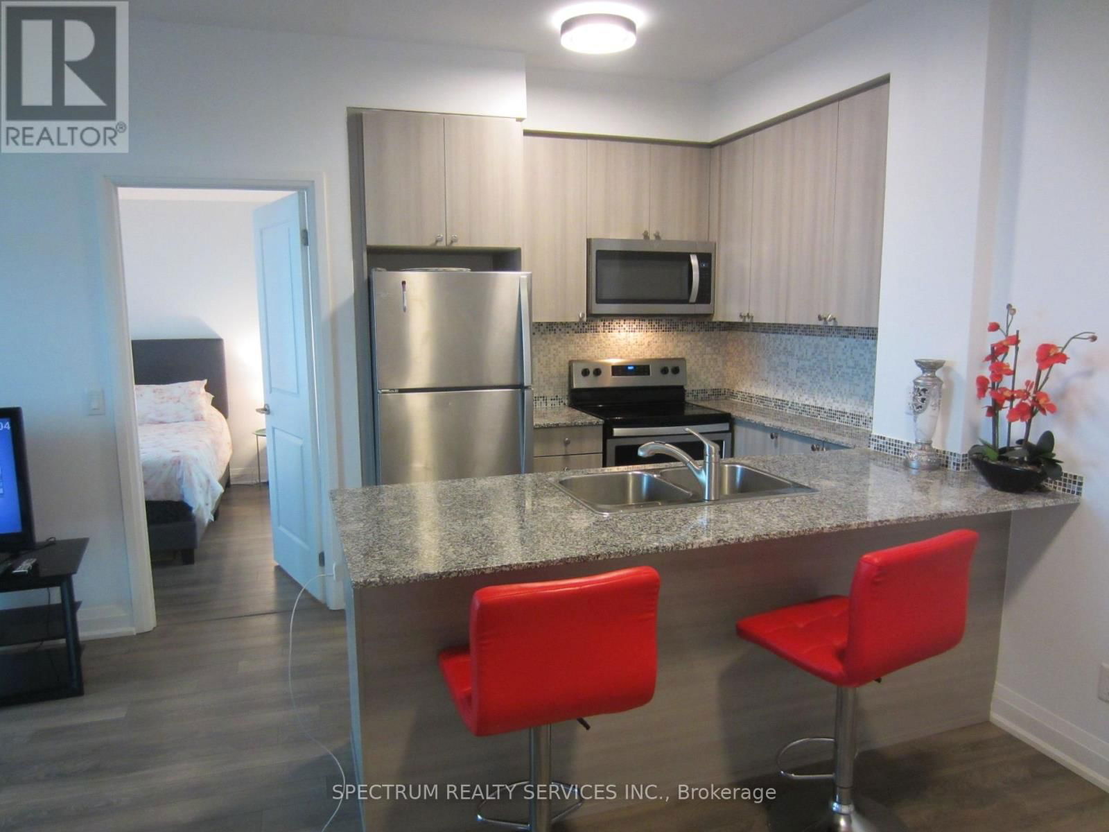 311 - 65 YORKLAND BOULEVARD Image 4