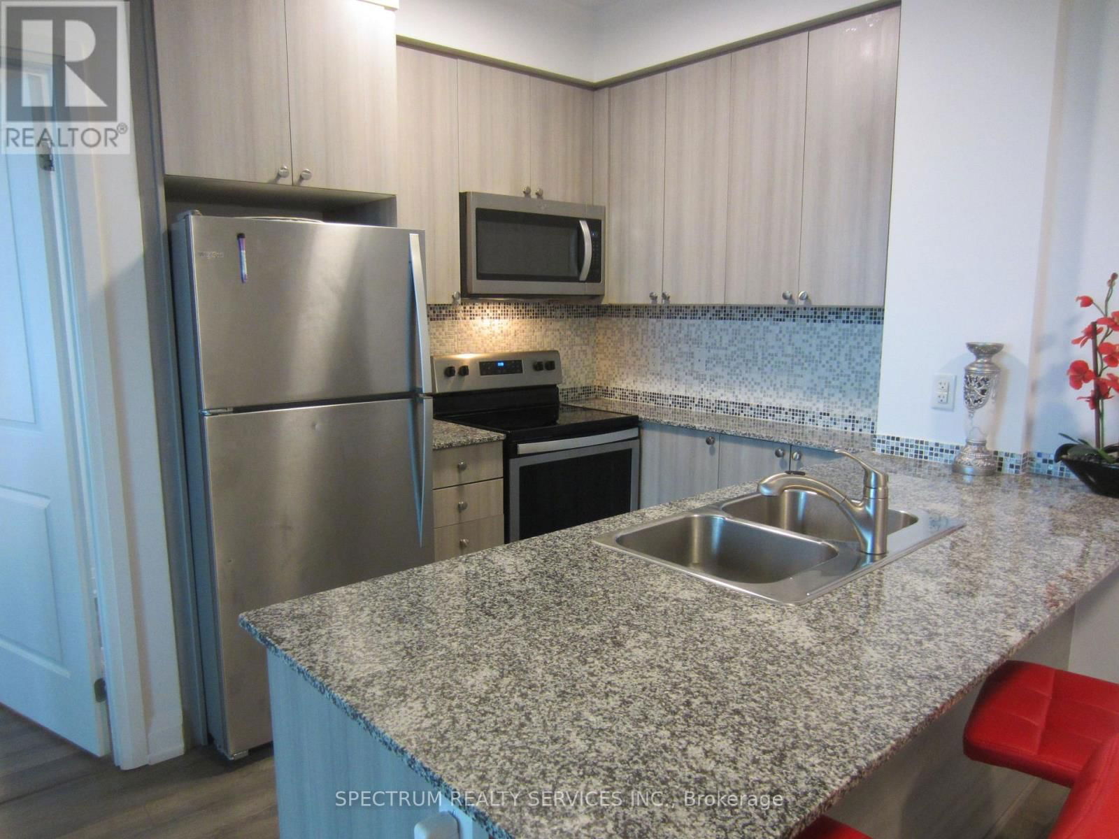 311 - 65 YORKLAND BOULEVARD Image 5