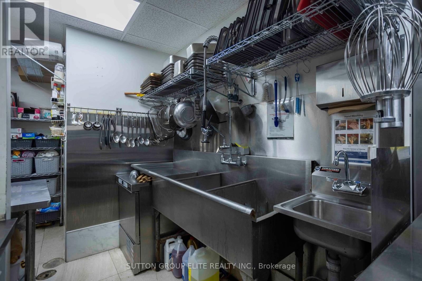 6 - 4801 STEELES AVENUE WEST Image 9
