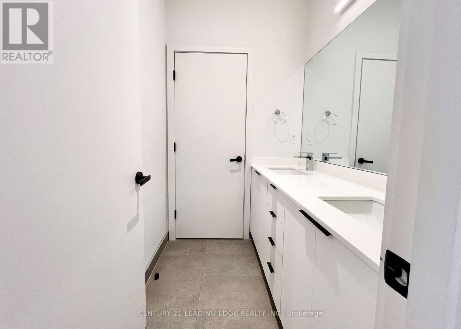 #1 - 909 CASTLEFIELD AVENUE Image 9
