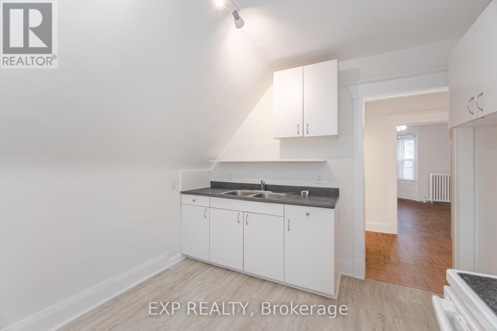 3rd Fl - 174 EVELYN AVENUE Image 9