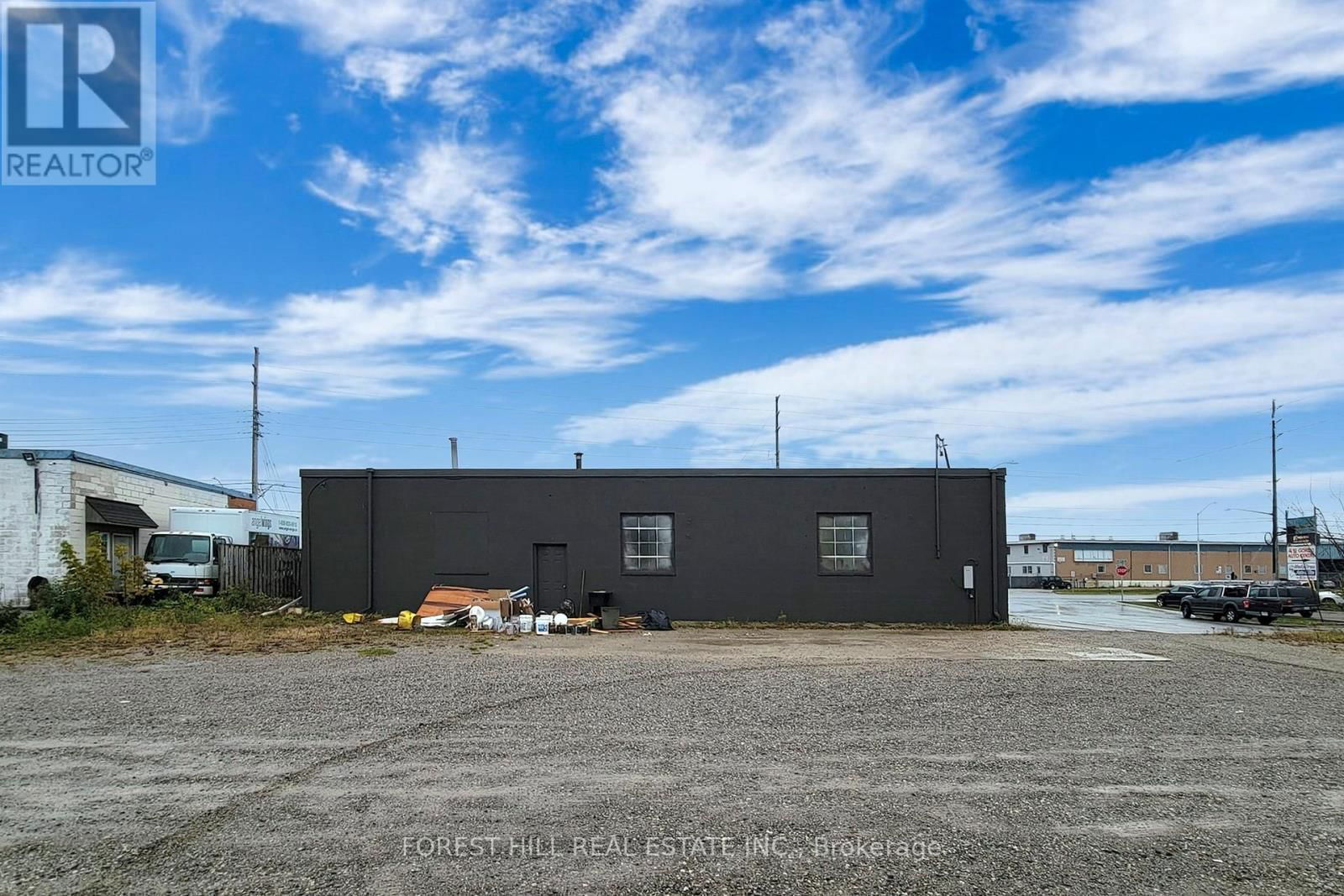 1502 SPEERS ROAD Image 1